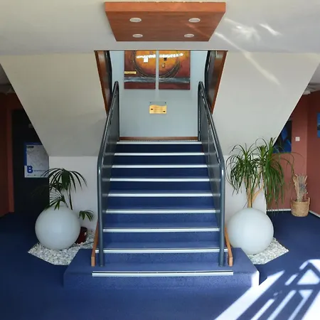 Hotel Brit Caen 3*