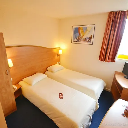 Hotel Brit Caen 3*