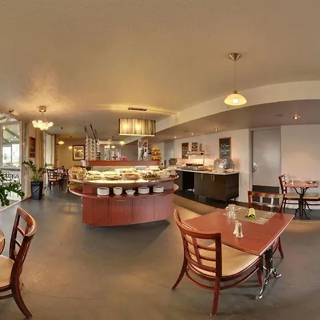 Hotel Brit Caen 3*