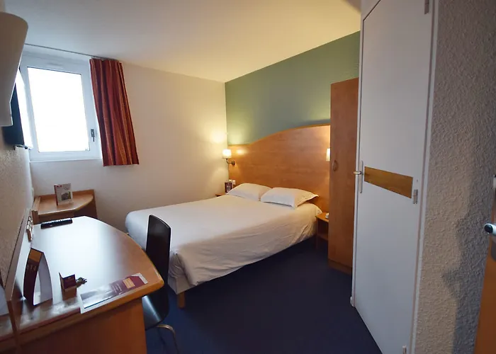Hotel Brit Caen 3*
