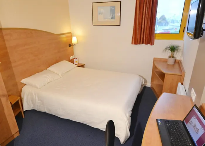 Hotel Brit Caen 3*