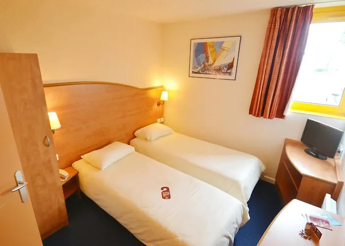 Hotel Brit Caen 3*